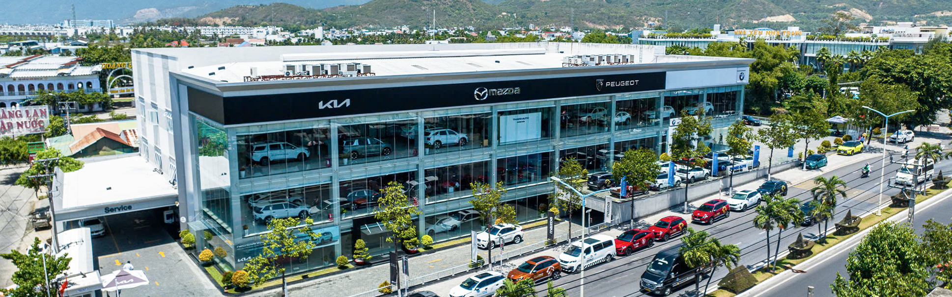 Showroom KIA - Mazda - Peugeot - BMW Nha Trang