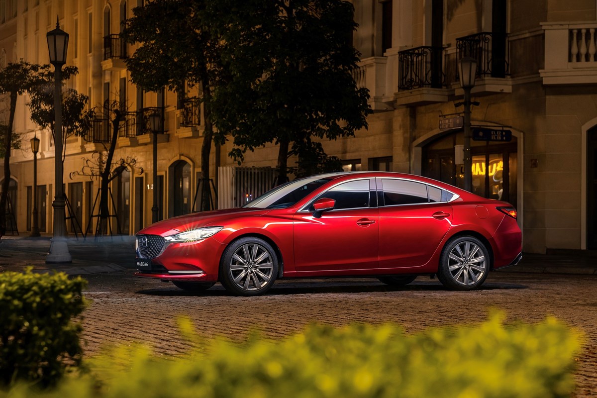 mazda-6-a-red-night-9.jpg